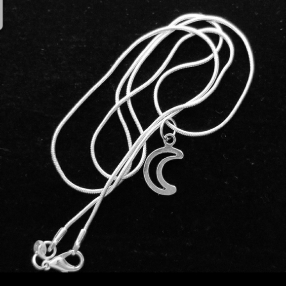Crescent Moon 3la3³.925 Sterling Silver Necklace - Picture 2 of 3